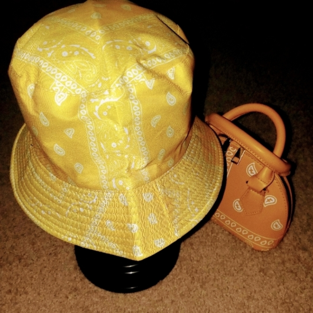 Handbag & Bucket Hat Set - Picture 2 of 3